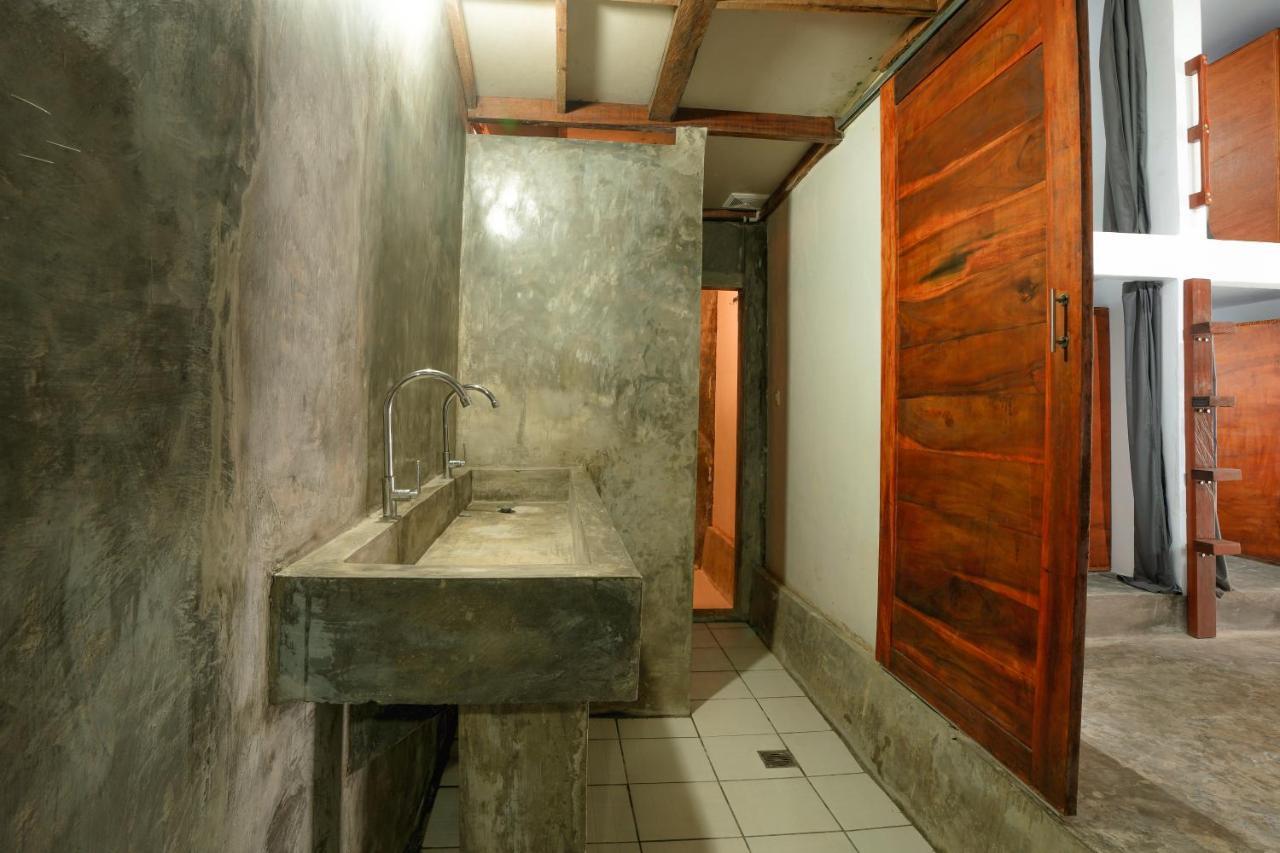 Waiwas Hostel Kuta  المظهر الخارجي الصورة